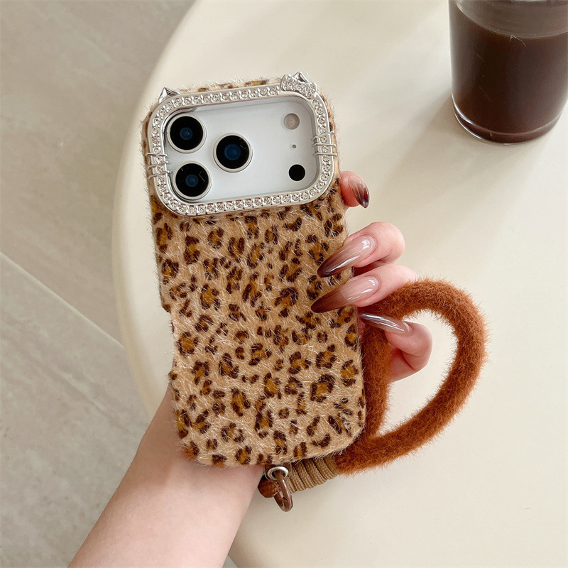 Phone Cases Luxury - Luxe diamanten-geïnspireerde luipaardprint pluche telefoonhoesje met
